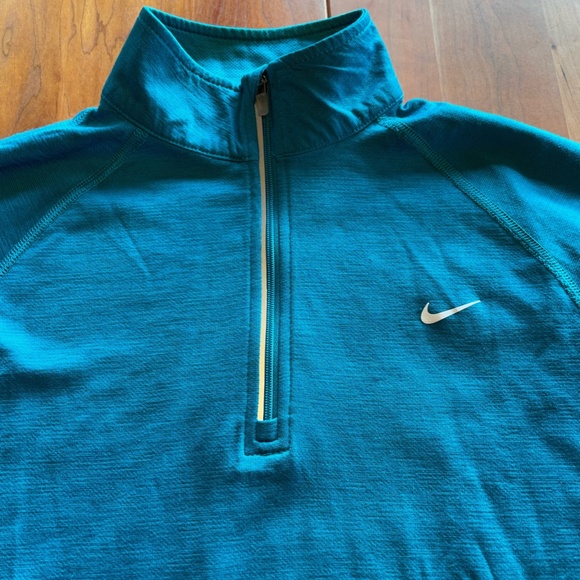 Nike  1/4 zip jacket - size M - Picture 3 of 6